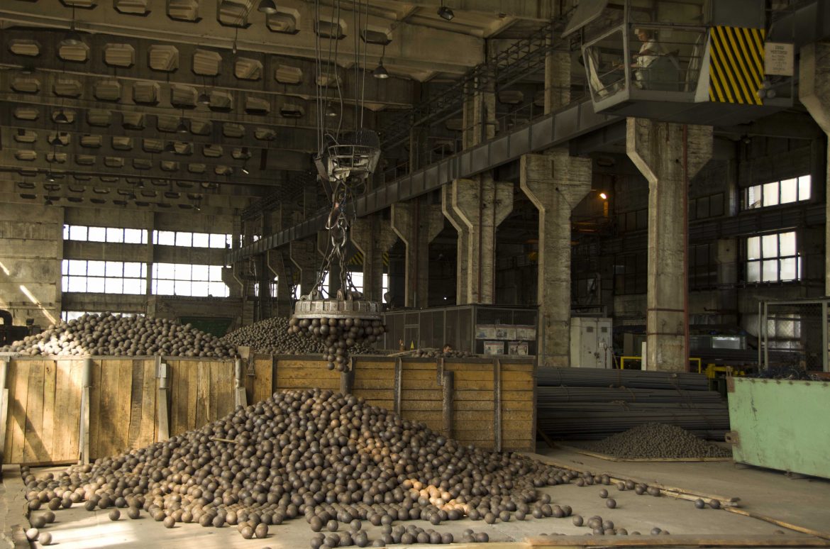 Доцільність і особливості використання сталевих помольних куль низких груп твердості