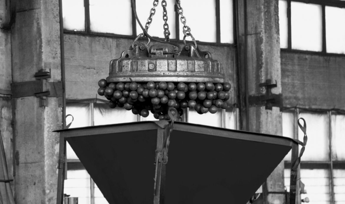 ИСПЫТАНИЯ МЕЛЮЩИХ ТЕЛ В ШАРОВЫХ МЕЛЬНИЦАХ