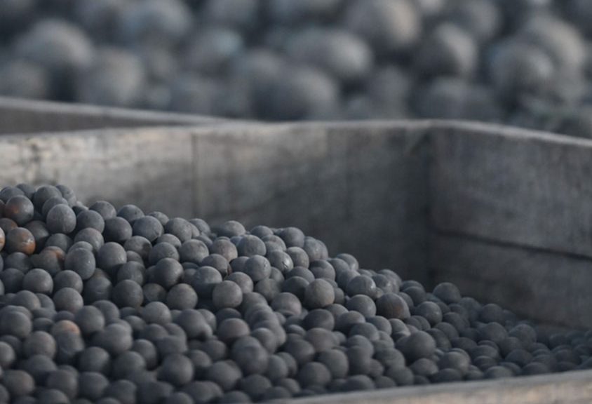 How grinding balls affect the cost per ton of grinding